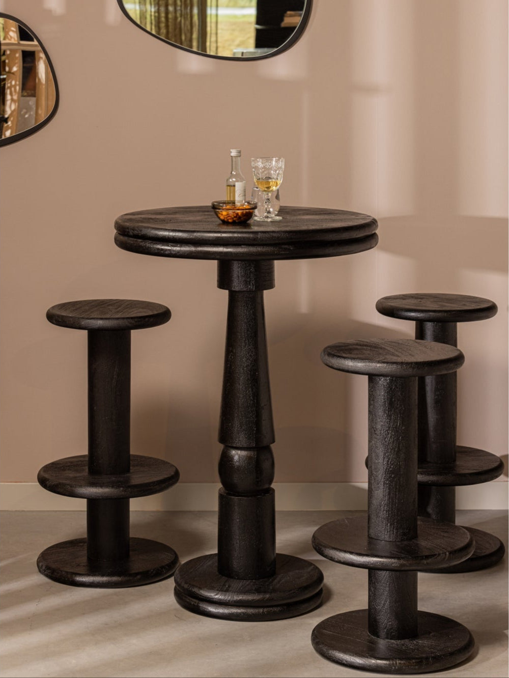 COLBY pusbario kėdė